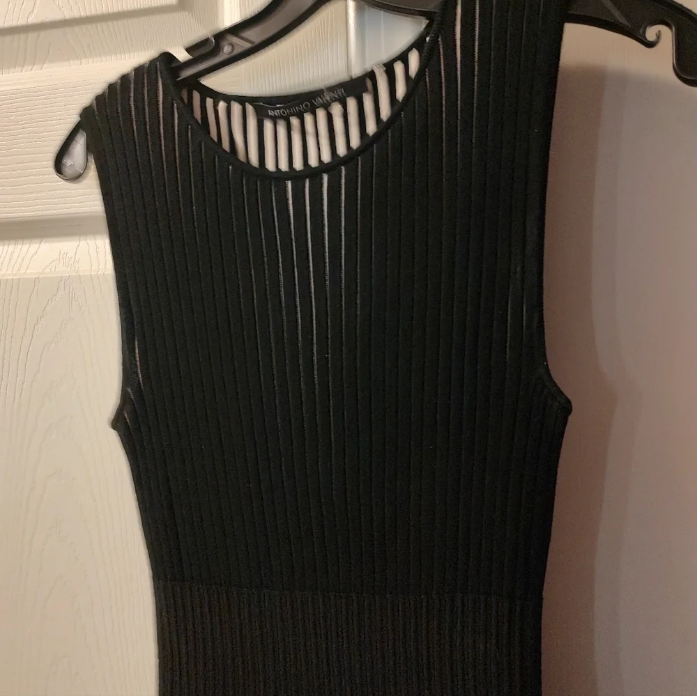 Antonino Valenti Elegant Black Sleeveless Dress - Picture 5 of 6
